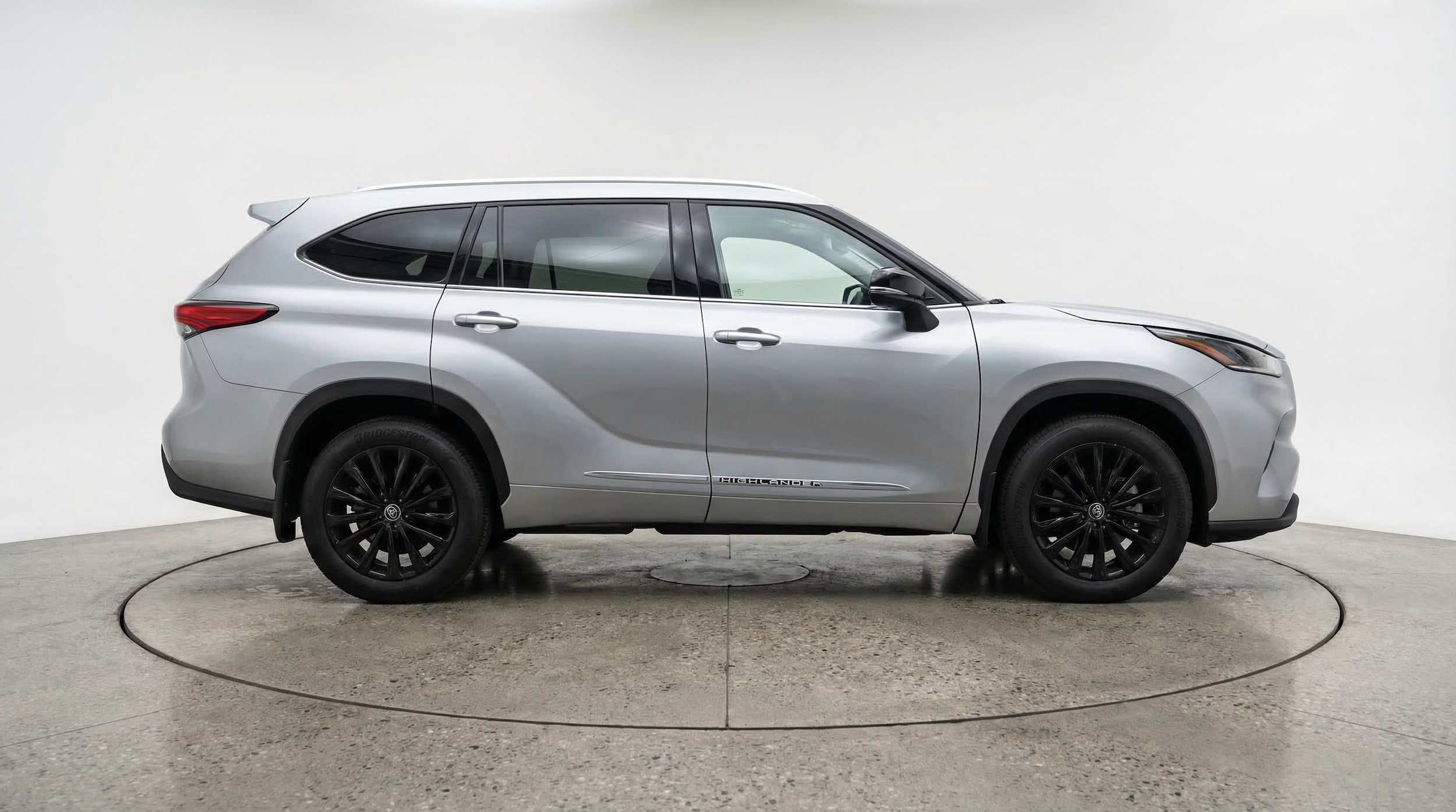 Thumbnail: 2025 Toyota Highlander - 8