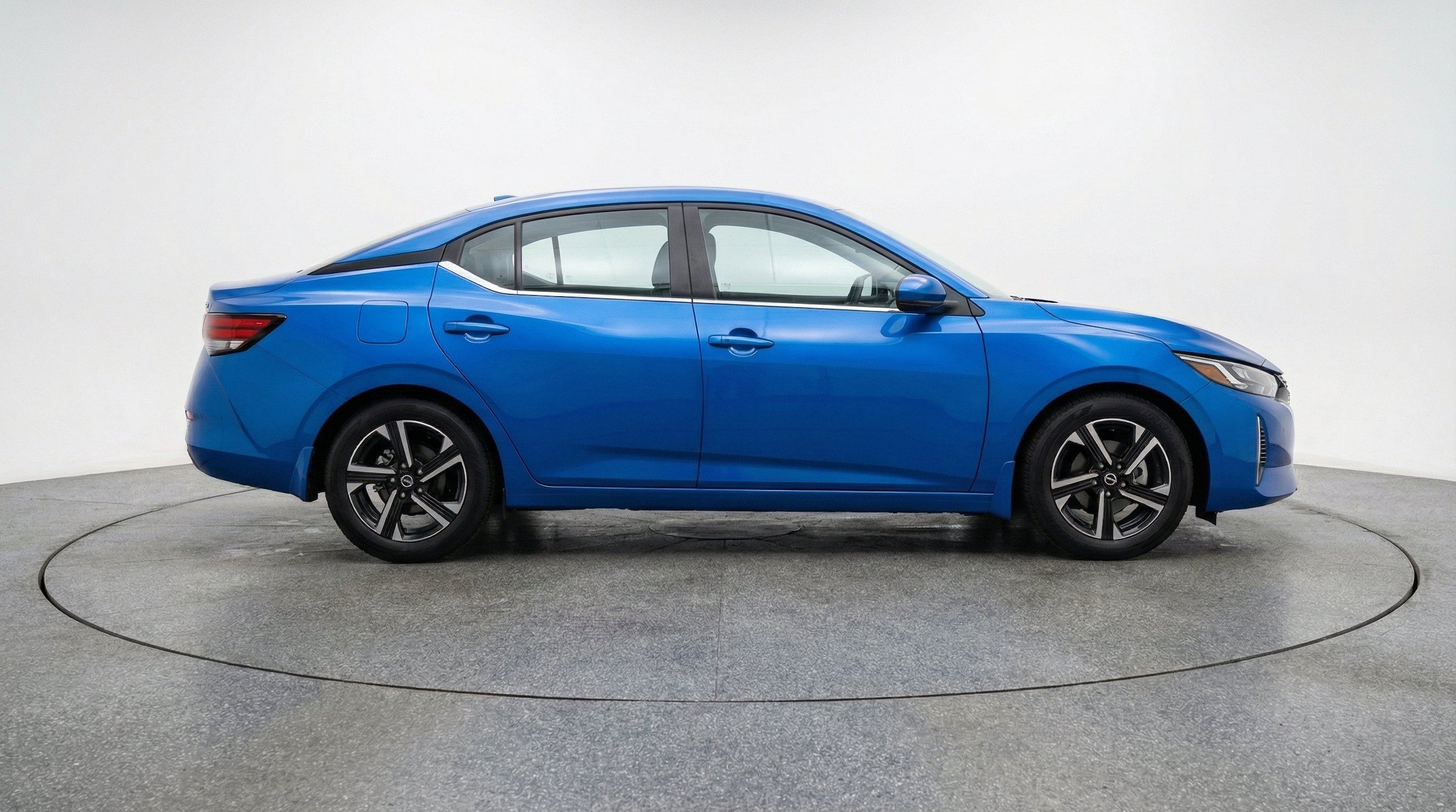 Thumbnail: 2025 Nissan Sentra - 10