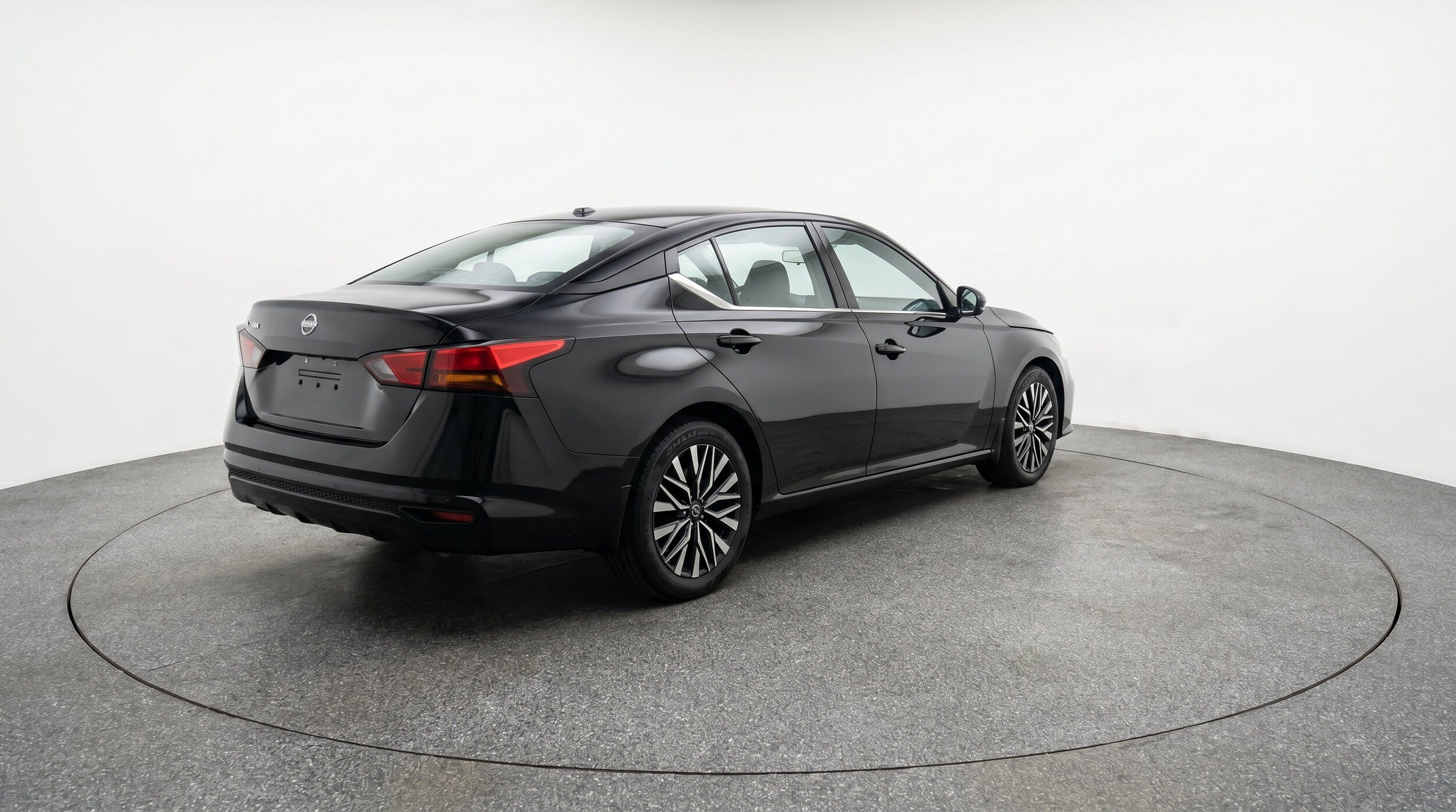 2025 Nissan Altima SV - Photo 9
