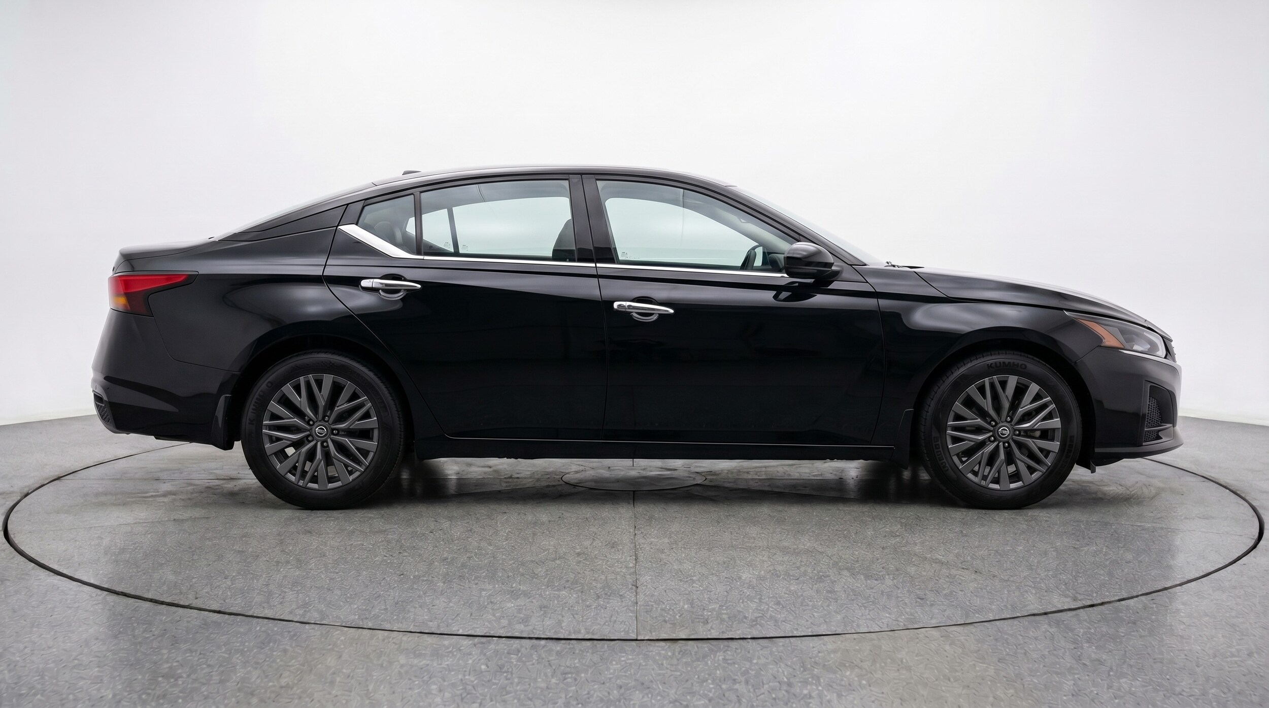 Thumbnail: 2025 Nissan Altima - 8