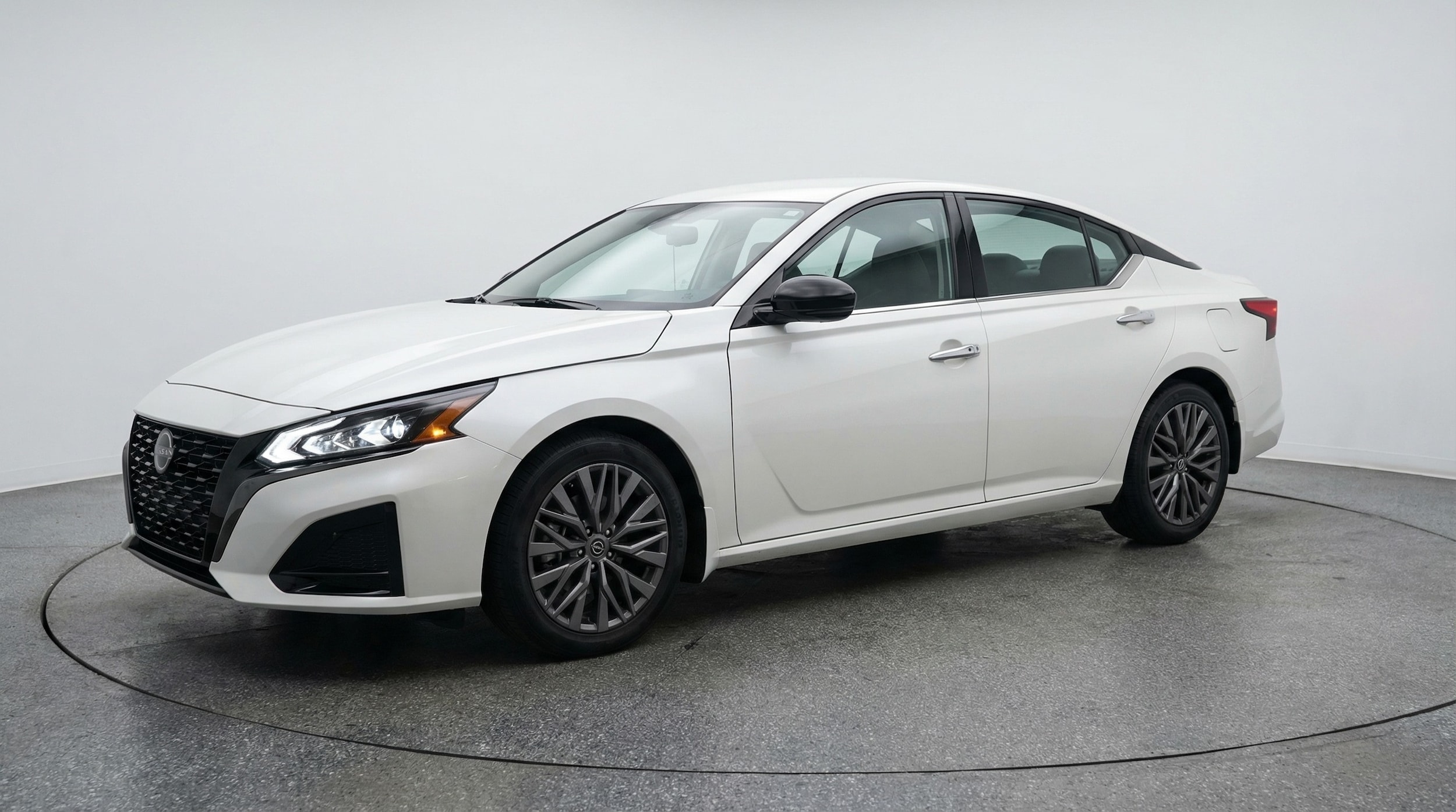 Thumbnail: 2025 Nissan Altima - 3