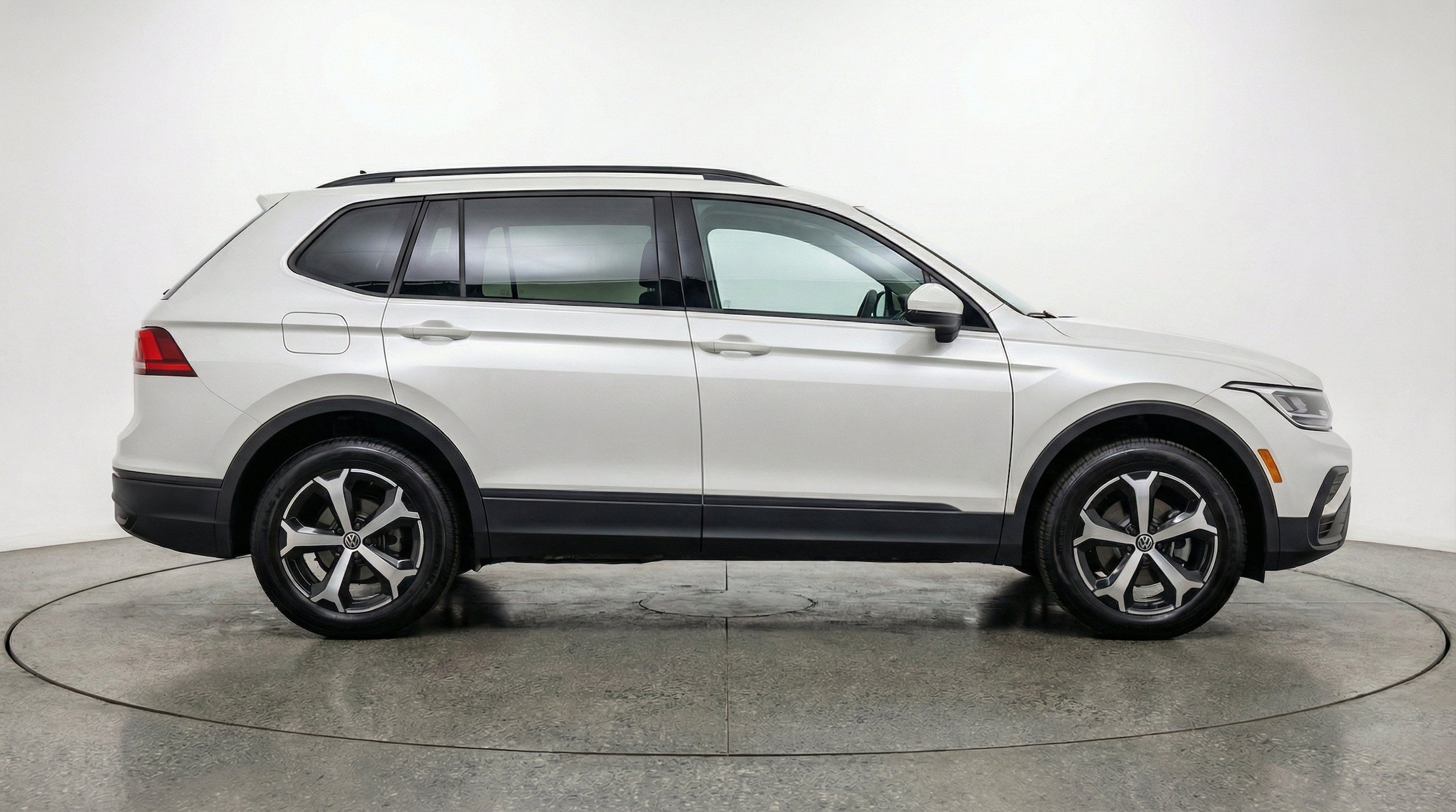 Thumbnail: 2026 Volkswagen Tiguan - 11