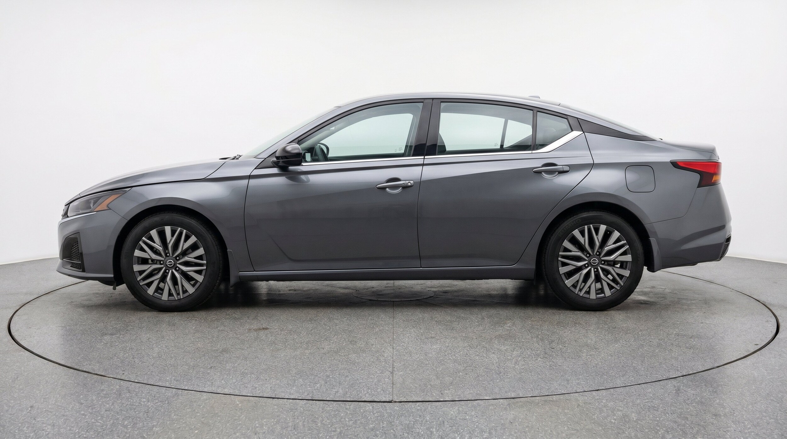Thumbnail: 2025 Nissan Altima - 5