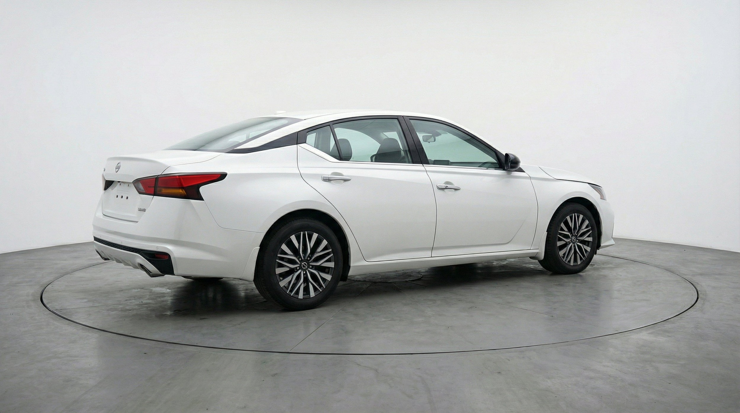 Thumbnail: 2025 Nissan Altima - 9