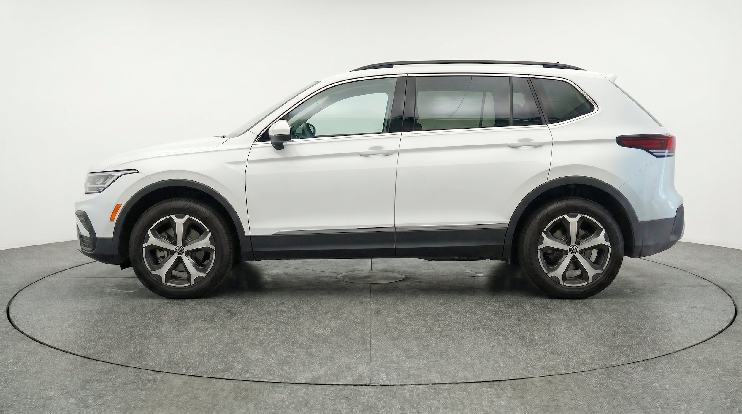 Thumbnail: 2026 Volkswagen Tiguan - 5