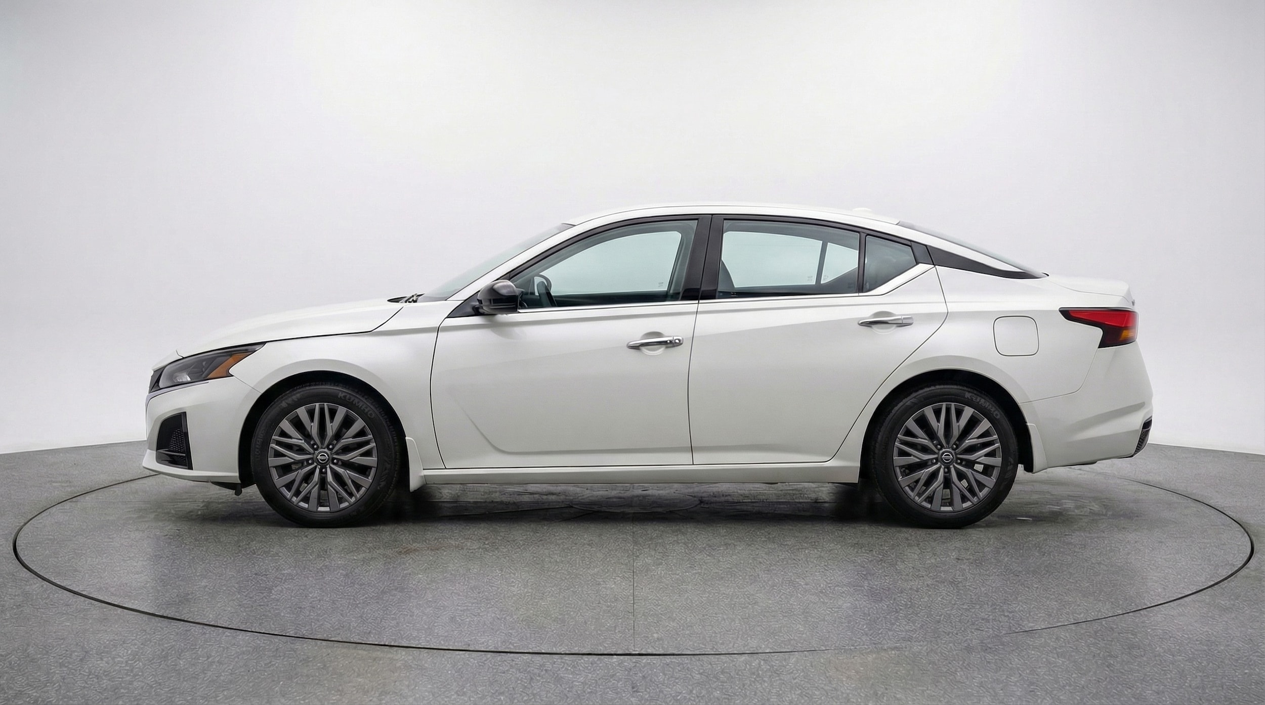 Thumbnail: 2025 Nissan Altima - 4