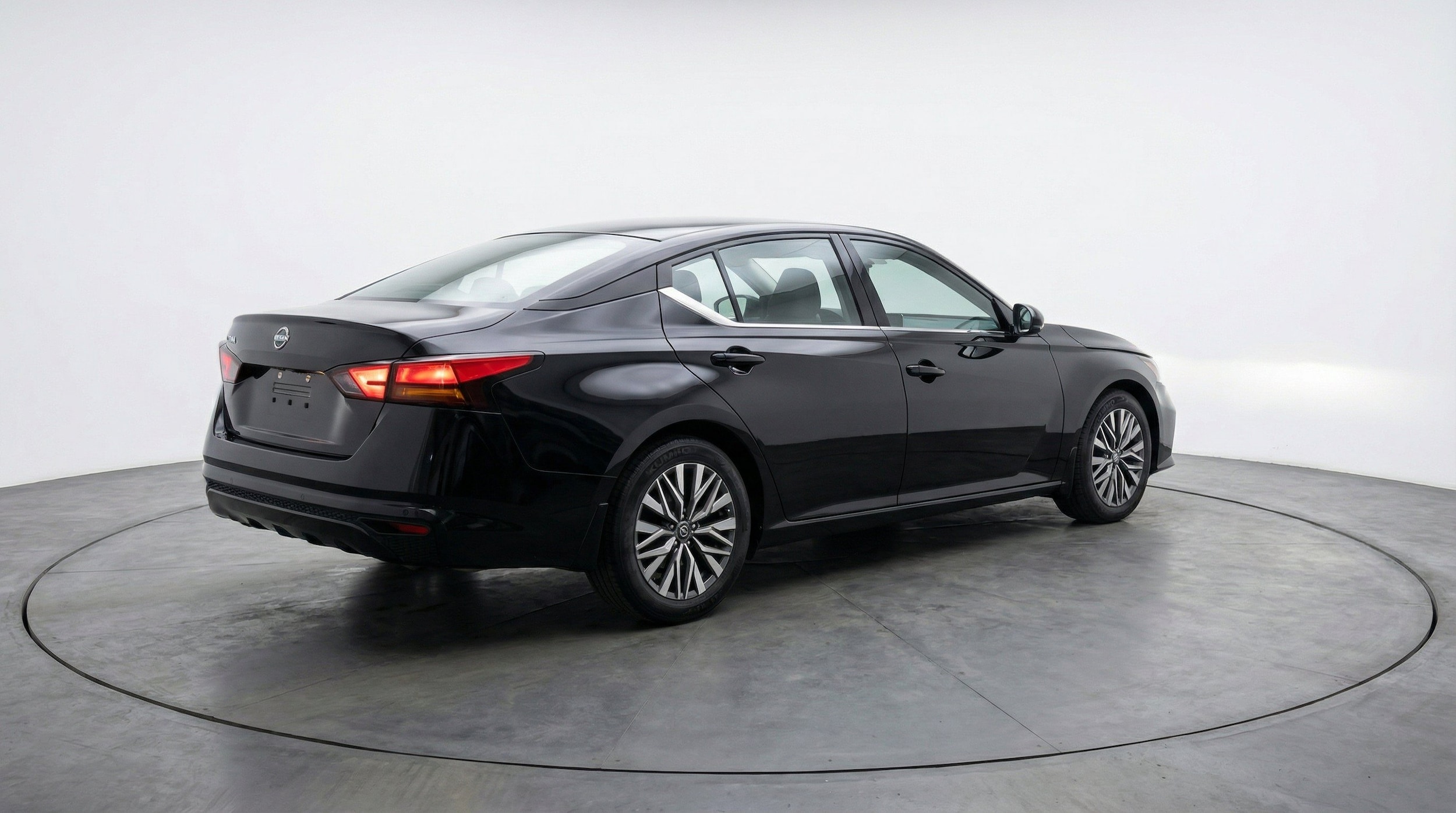 Thumbnail: 2025 Nissan Altima - 9
