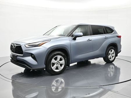2023 Toyota Highlander LE SUV