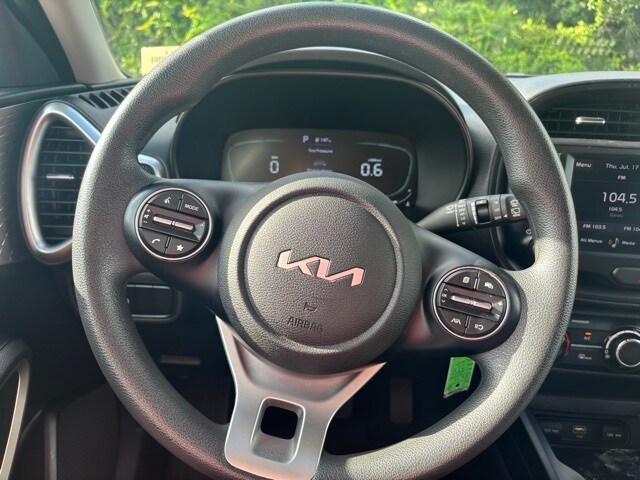 2023 Kia Soul LX photo 2