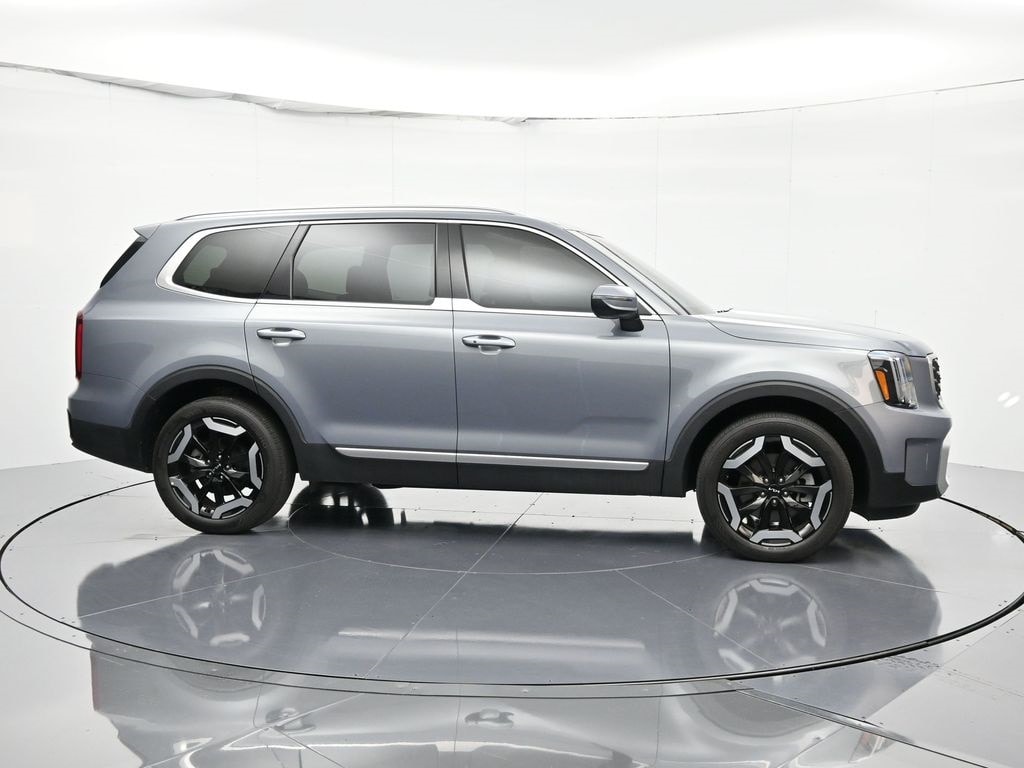 Used 2025 Kia Telluride S SUV