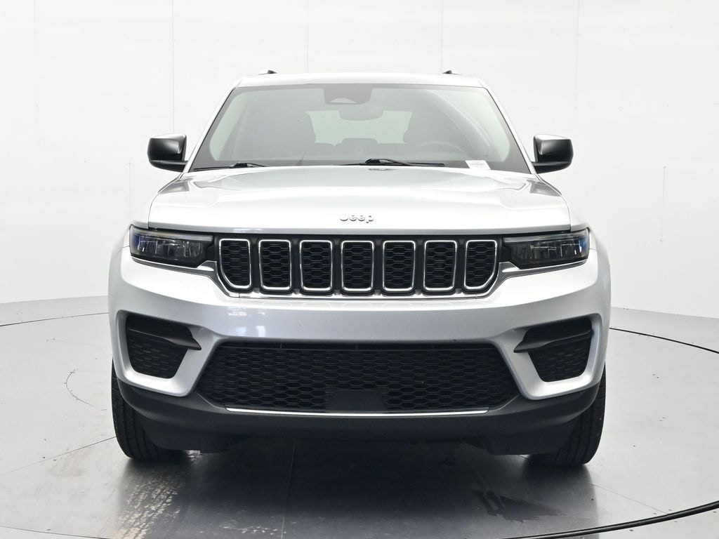 Used 2023 Jeep Grand Cherokee Laredo SUV