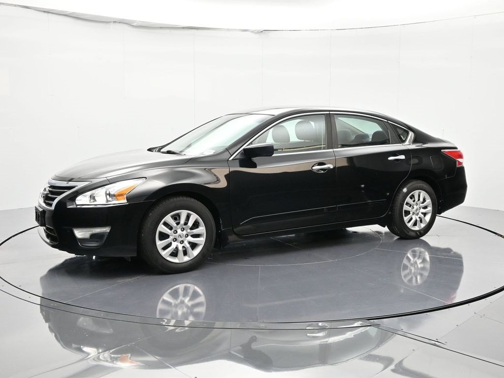 2015 Nissan Altima S's photo