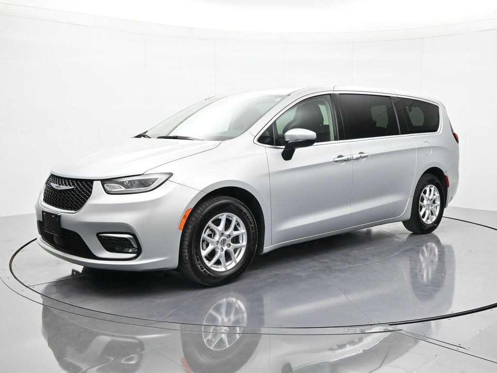 Used 2023 Chrysler Pacifica Touring L Van Passenger Van