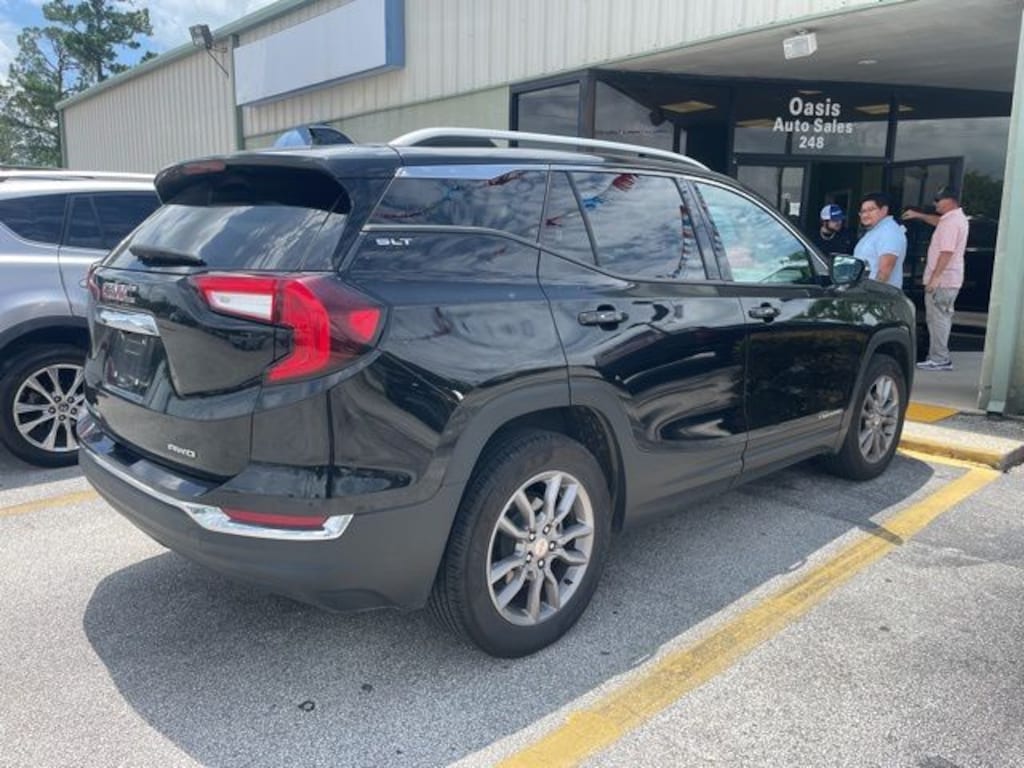Used 2024 GMC Terrain SLT SUV