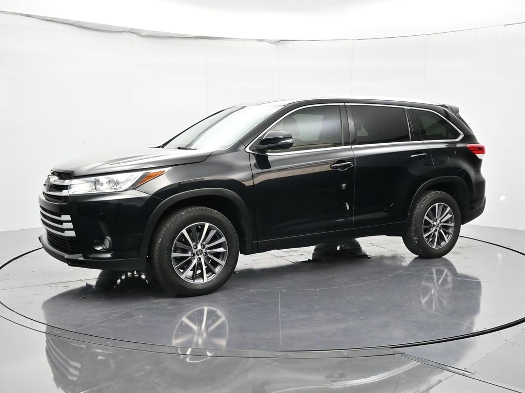 2017 Toyota Highlander XLE's photo
