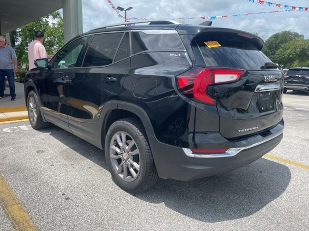 Used 2024 GMC Terrain SLT SUV