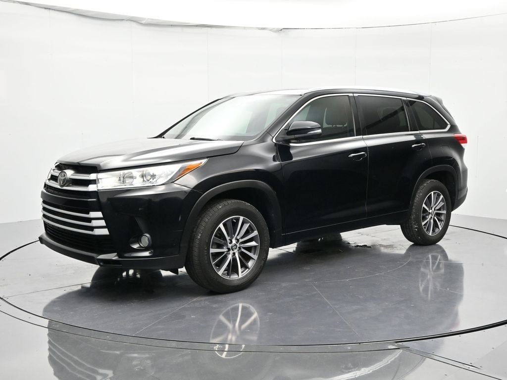 2017 Toyota Highlander XLE's photo
