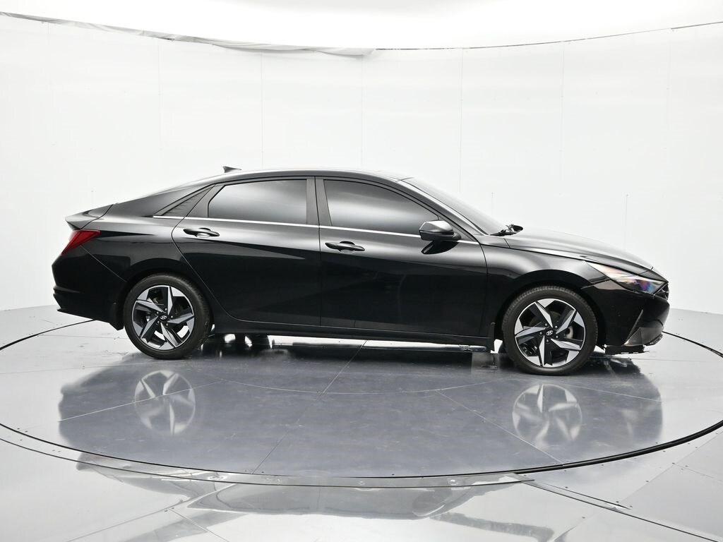 2023 Hyundai Elantra Limited photo 4