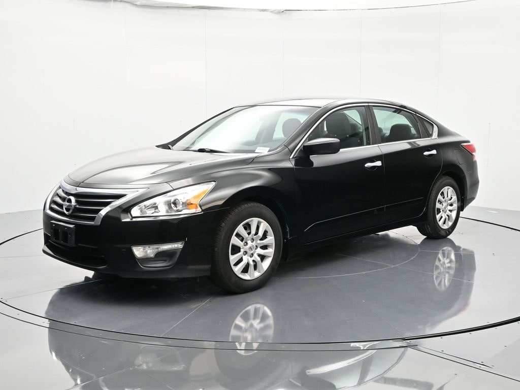 2015 Nissan Altima S's photo