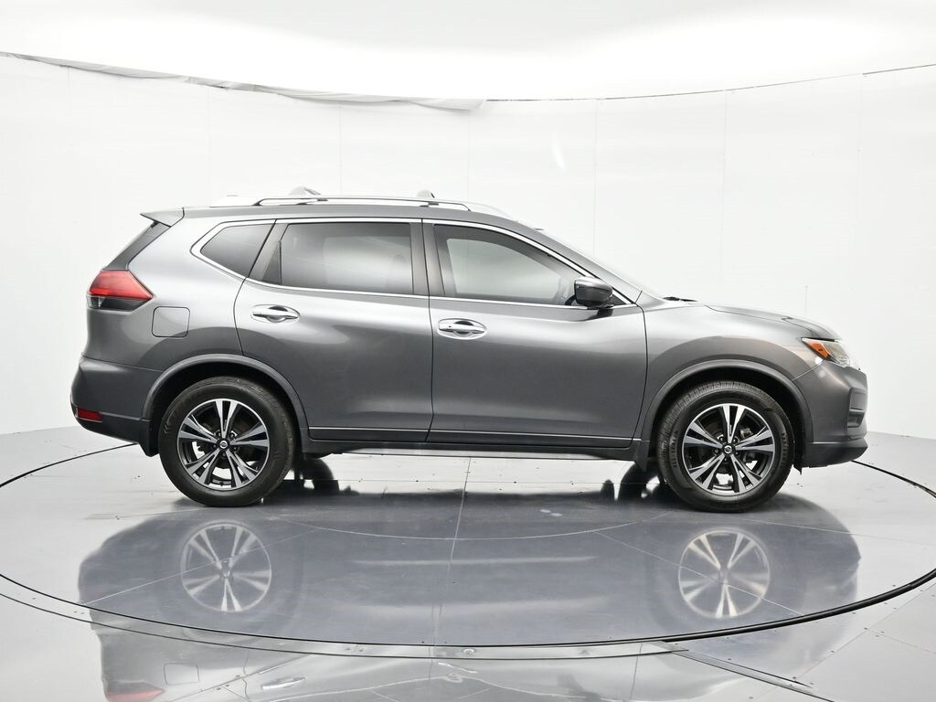 2020 Nissan Rogue SV photo 4