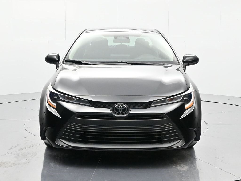2023 Toyota Corolla LE photo 2