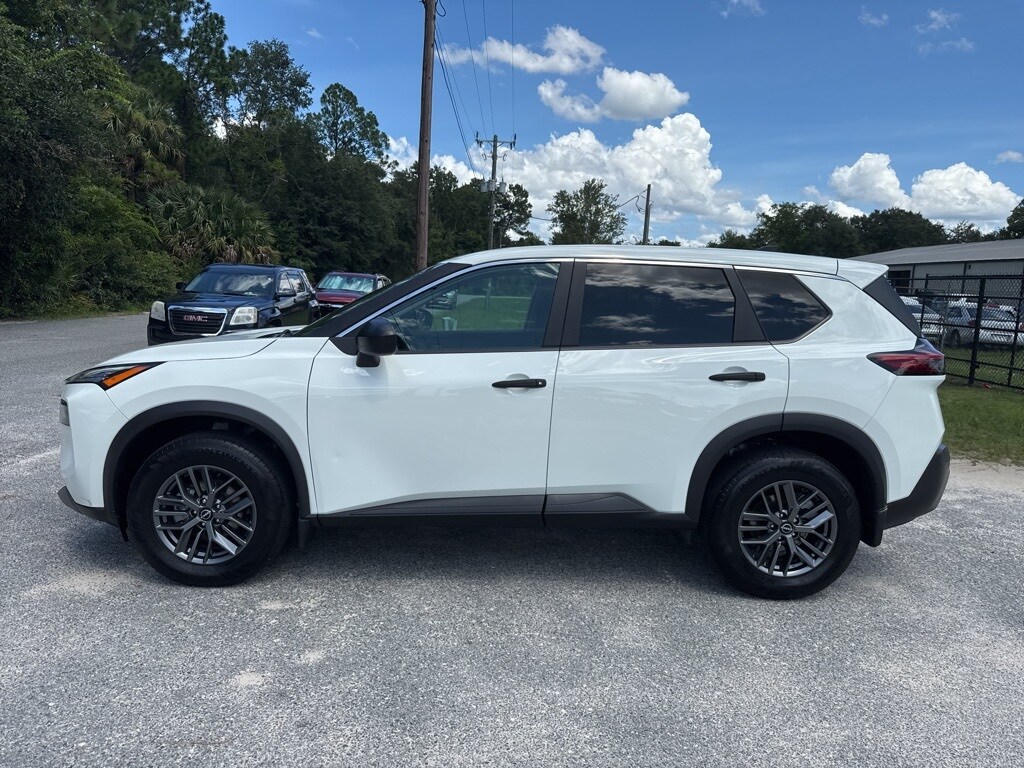 2023 Nissan Rogue S photo 3