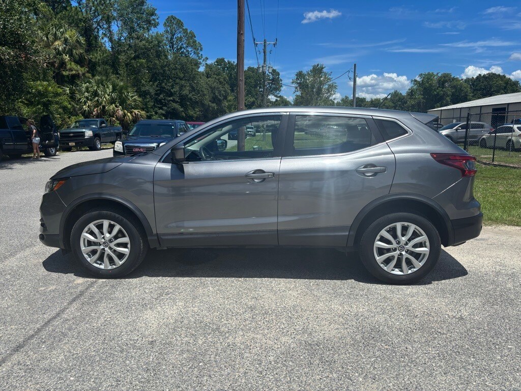 2021 Nissan Rogue Sport S photo 2