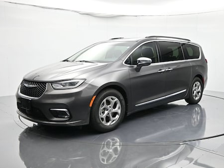 2022 Chrysler Pacifica Limited Van Passenger Van