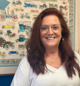 Staff member Sherri Hull from ID_e574b061ec76