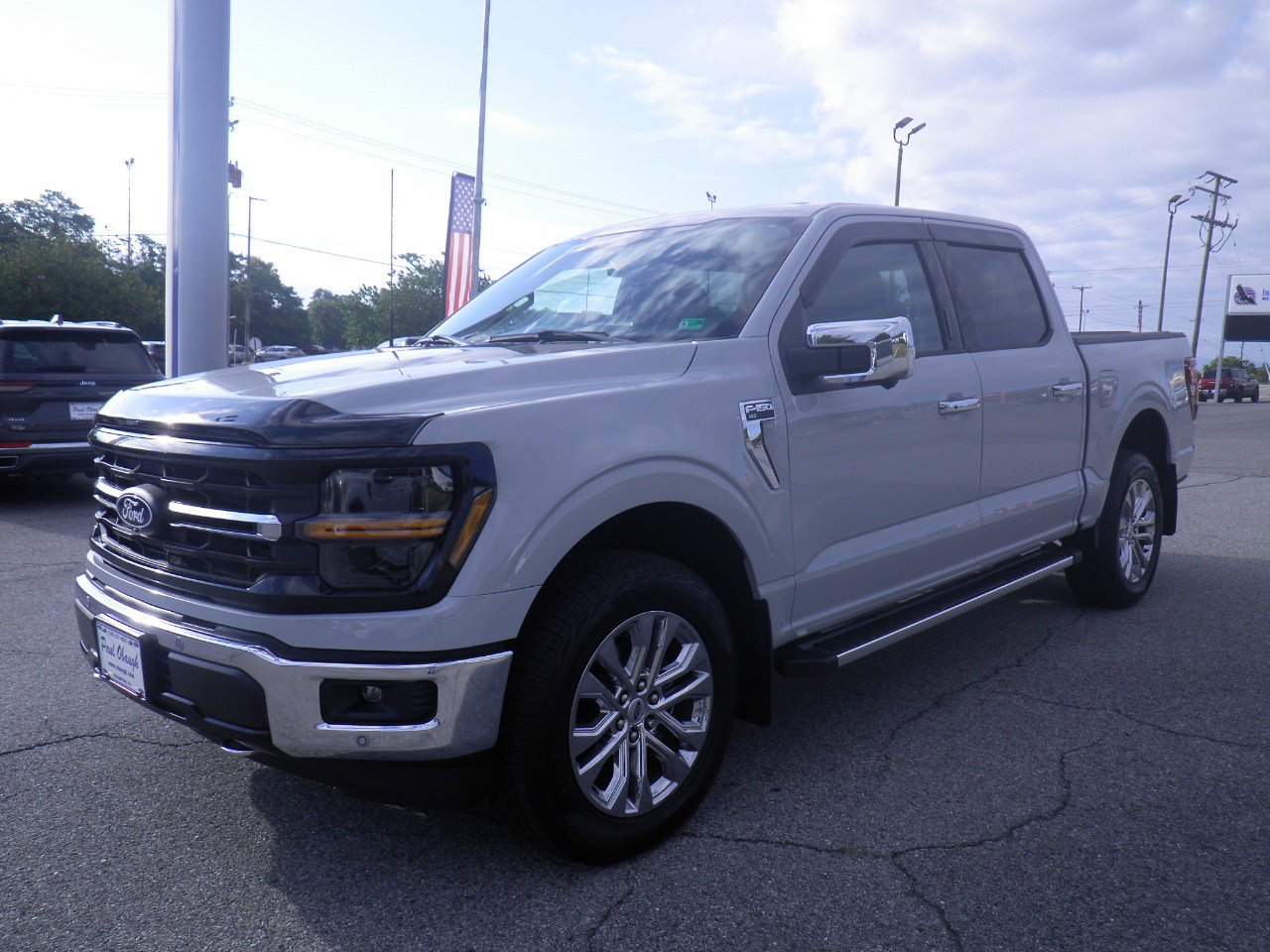 2024 Ford F-150 XLT photo 2