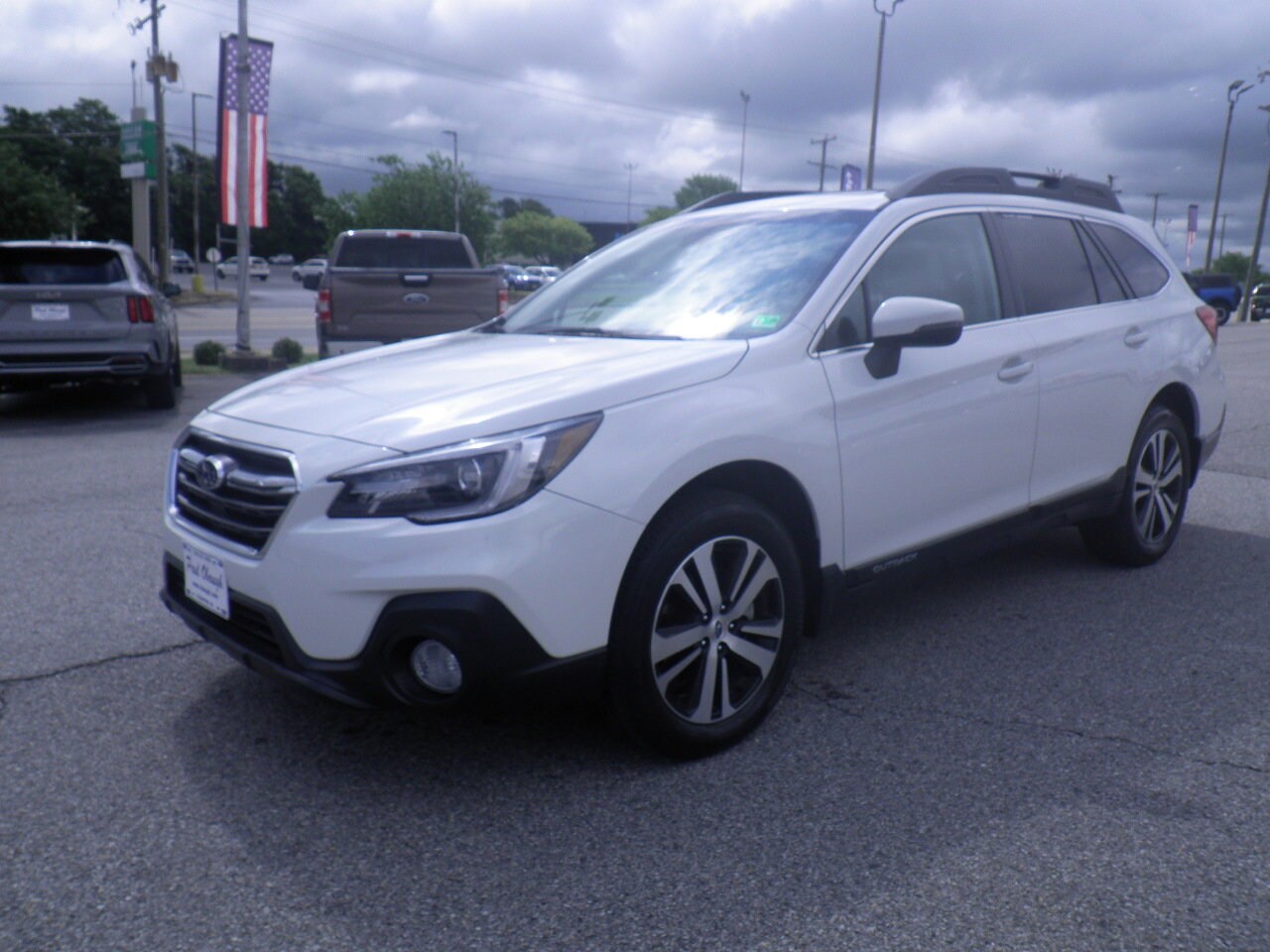 2019 Subaru Outback 2.5i Limited photo 2