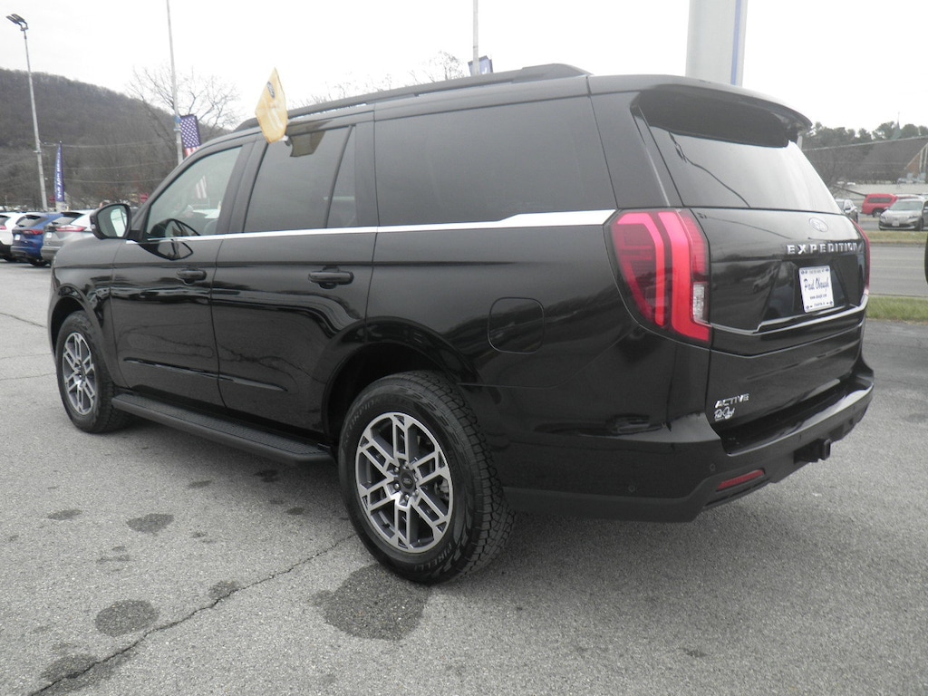 Used 2025 Ford Expedition Active SUV