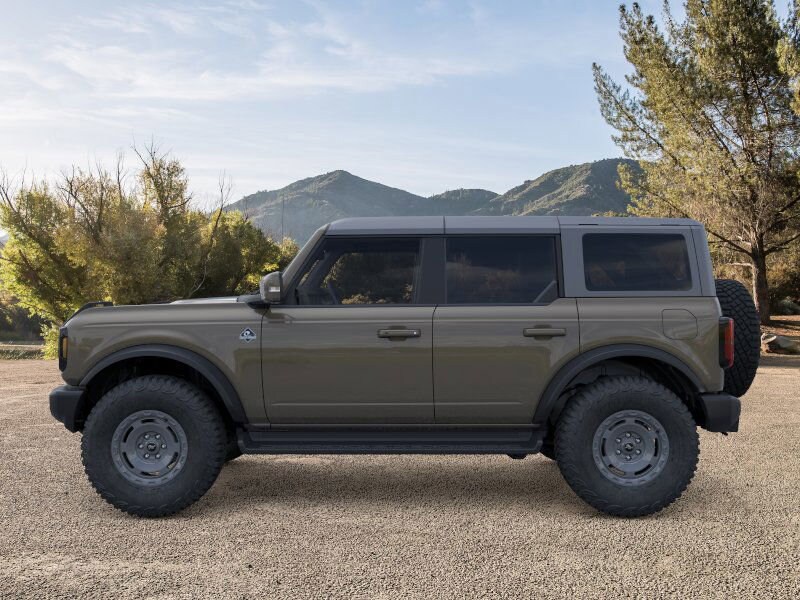 2025 Ford Bronco Outer Banks photo 2