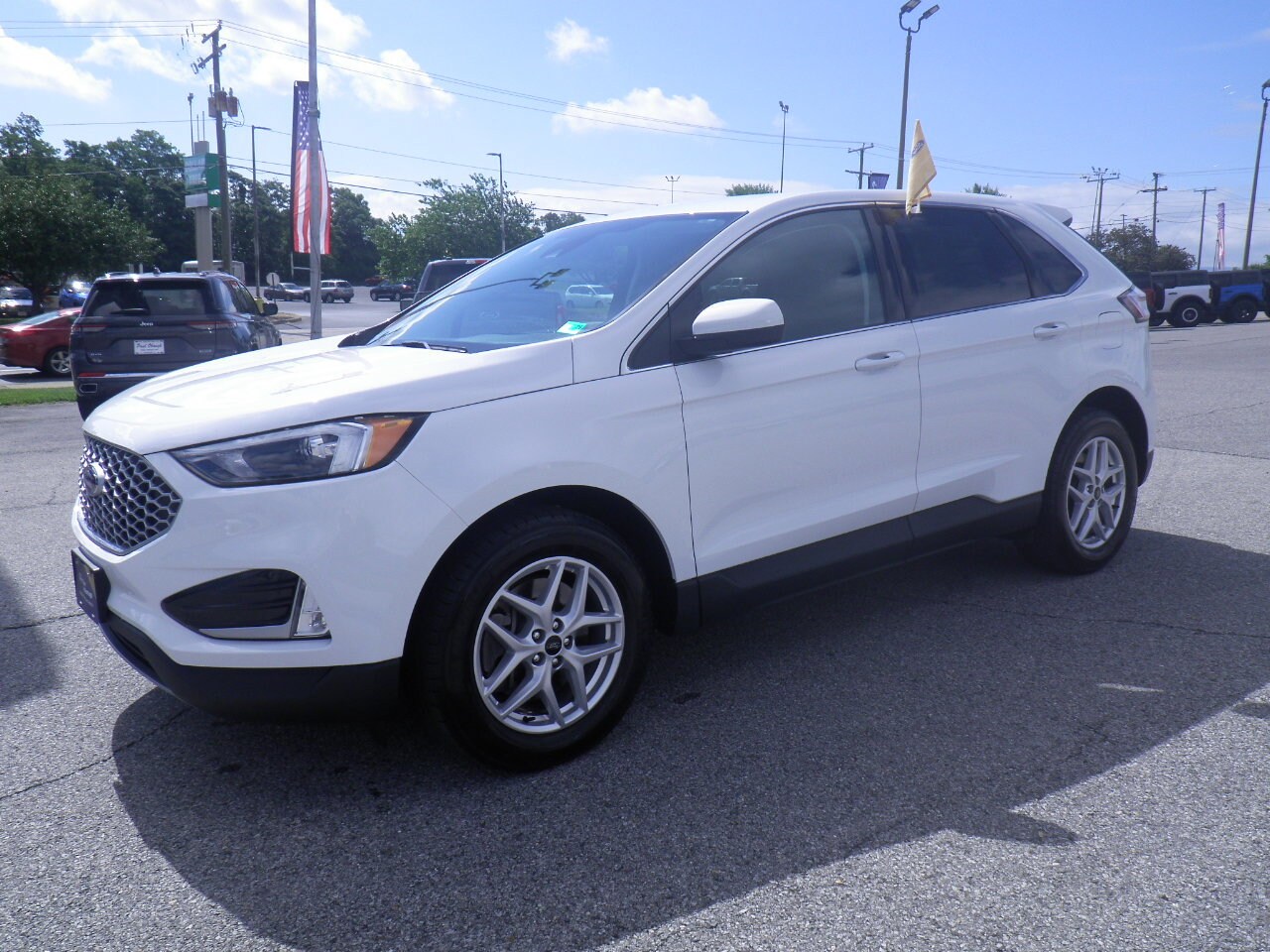 2024 Ford Edge SEL photo 3