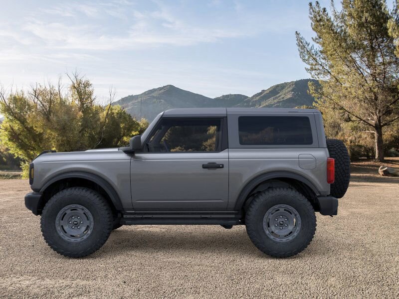 2025 Ford Bronco Base photo 2
