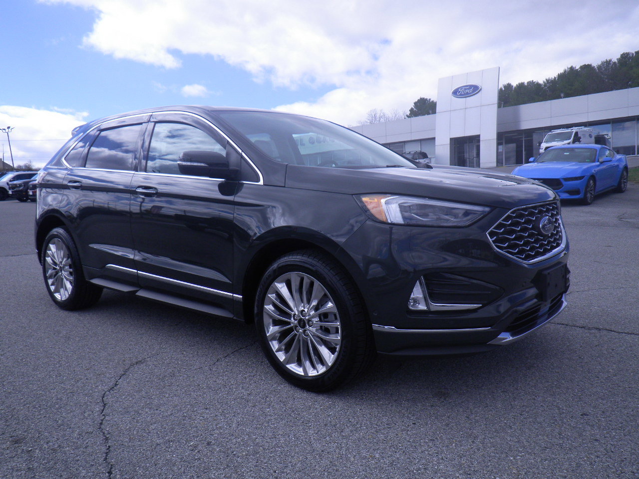 2023 Ford Edge Titanium