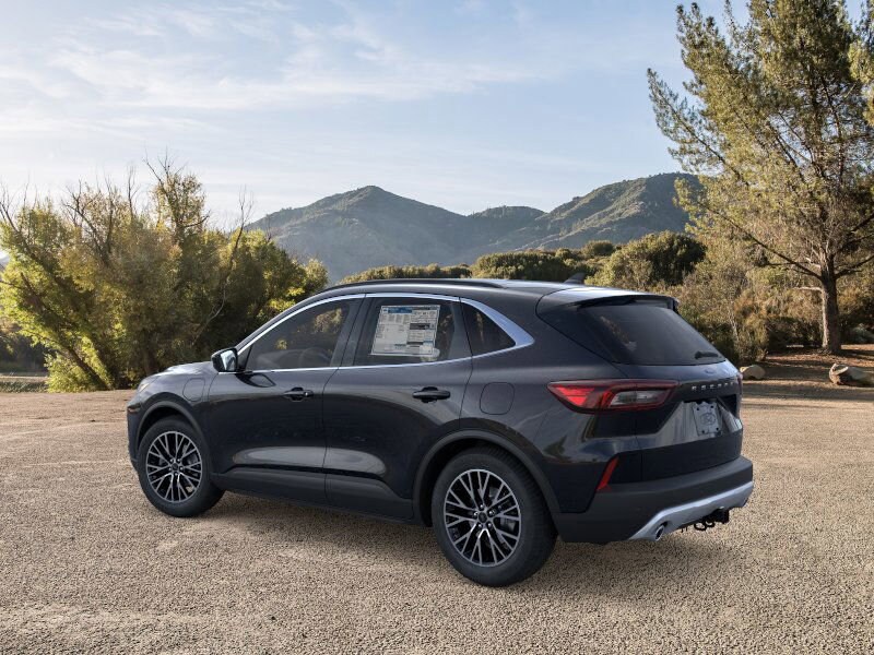 2025 Ford Escape photo 2