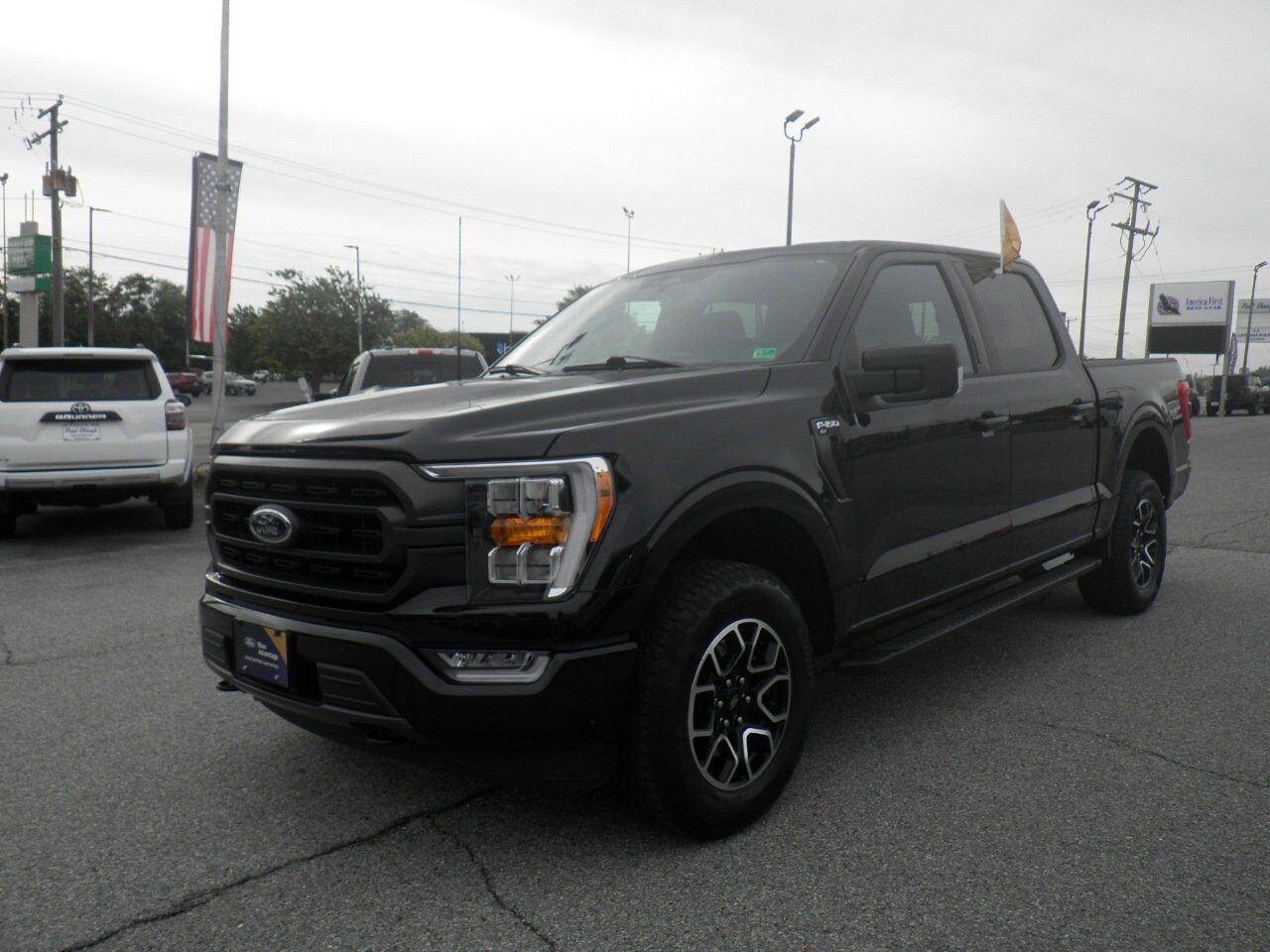 2023 Ford F-150 photo 2