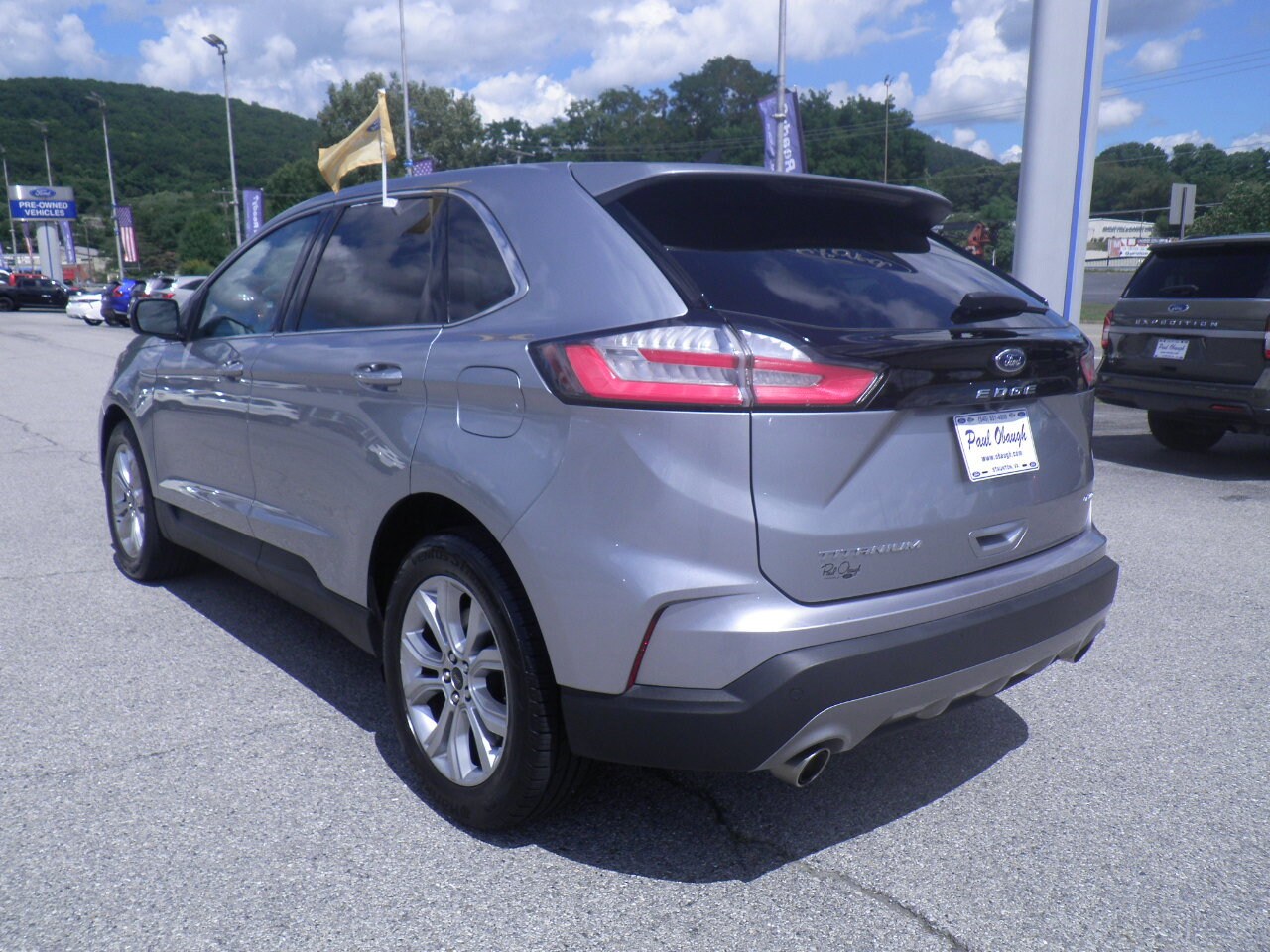 2024 Ford Edge Titanium photo 4