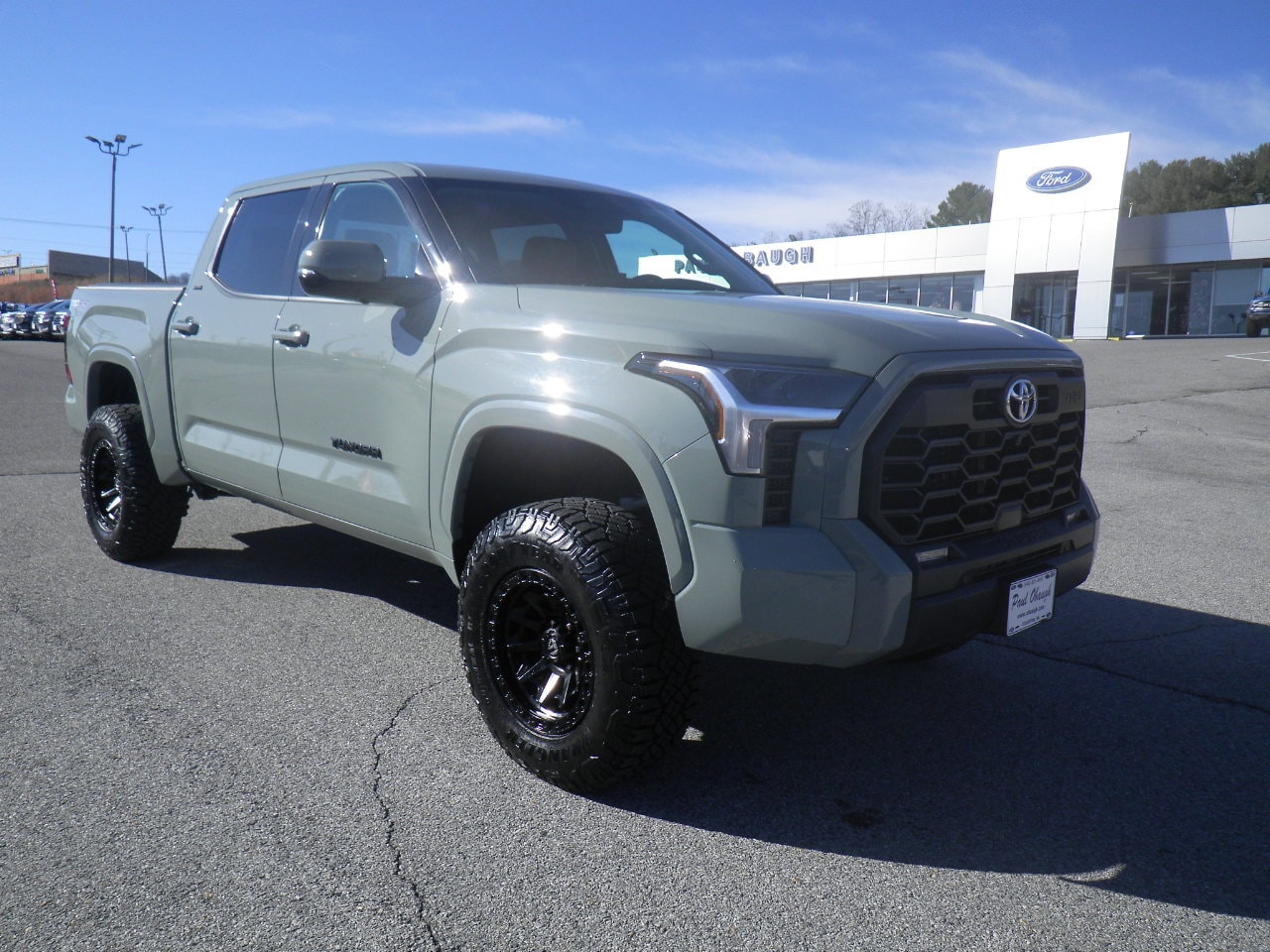 2023 Toyota Tundra SR5's photo