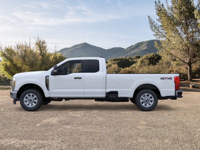 2025 Ford F-250 XLT photo 3