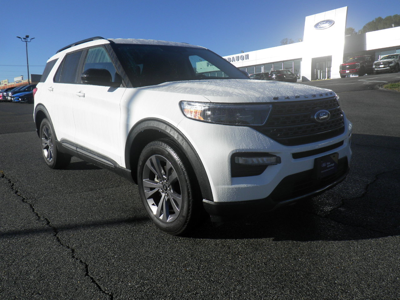 2023 Ford Explorer XLT's photo