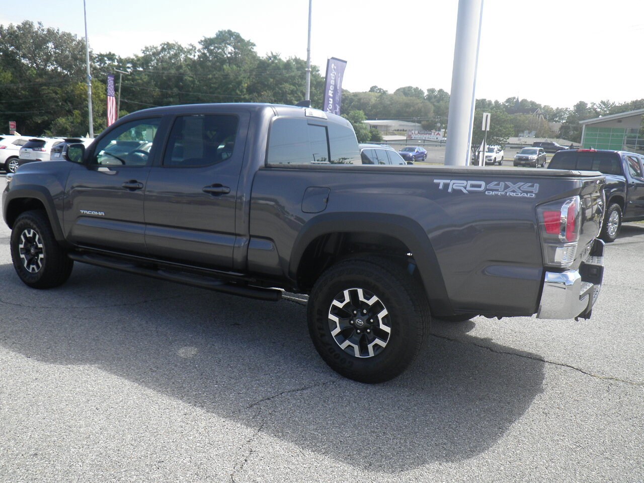 2023 Toyota Tacoma TRD V6 photo 3