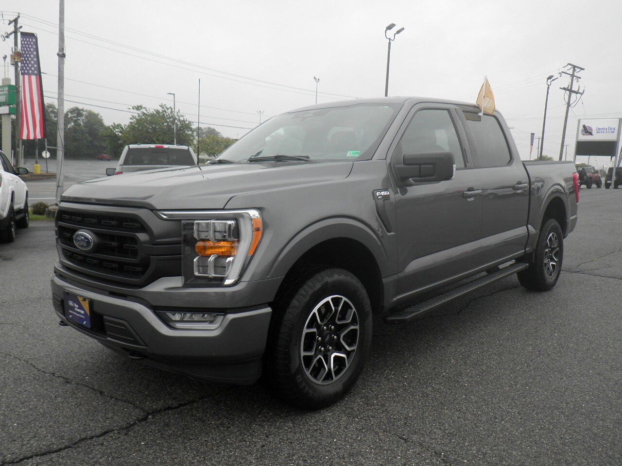 2023 Ford F-150 photo 2