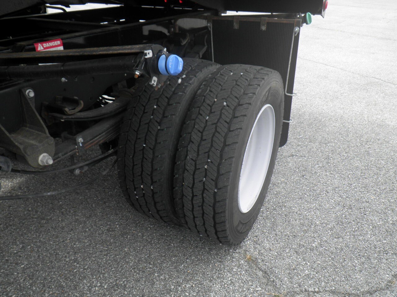 2021 Ford F-600 photo 2