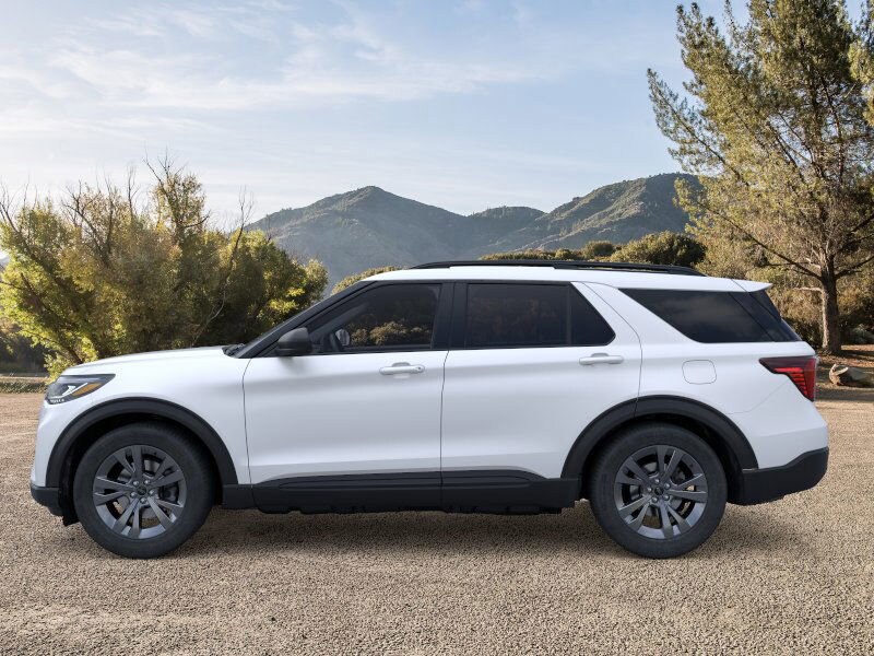 2026 Ford Explorer photo 2