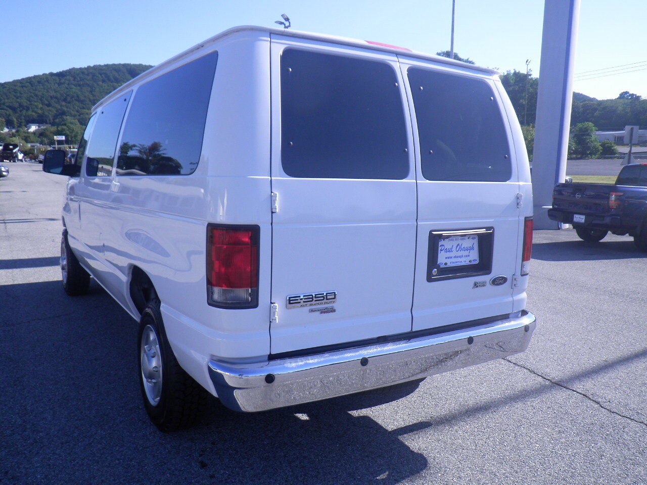 2014 Ford E-350 photo 2