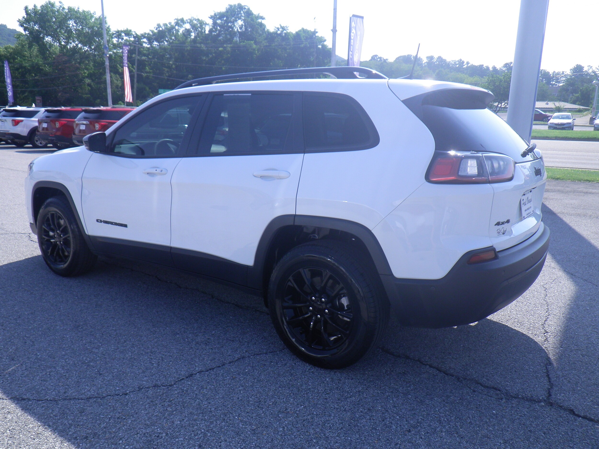 2023 Jeep Cherokee Altitude Lux photo 4
