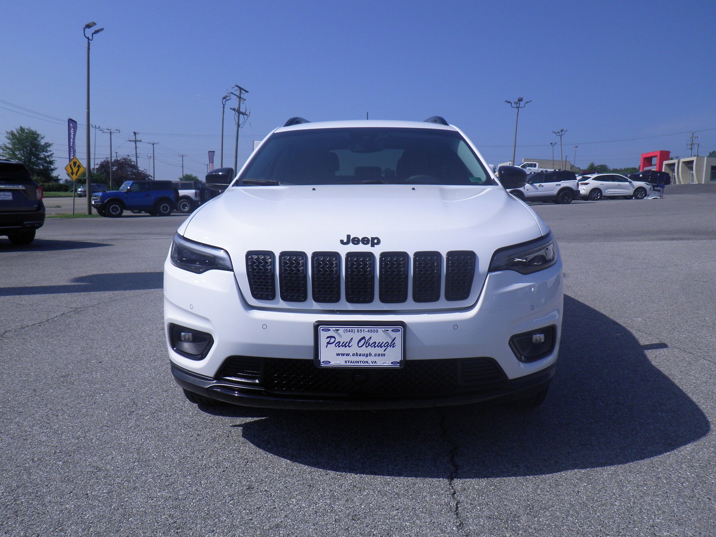 2023 Jeep Cherokee Altitude Lux photo 2
