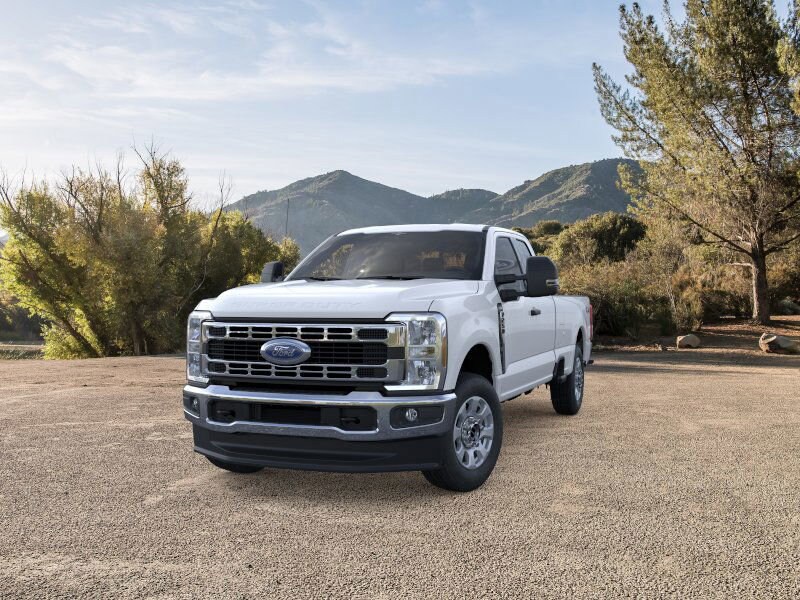 2025 Ford F-250 XLT photo 2